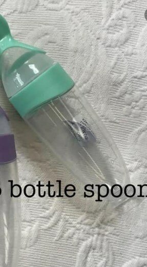Silicone bottle with spoon green