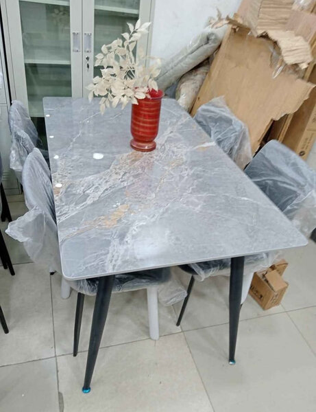 Table de salle à manger moderne