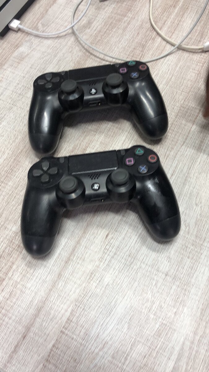 PS4 original controller flawless condition