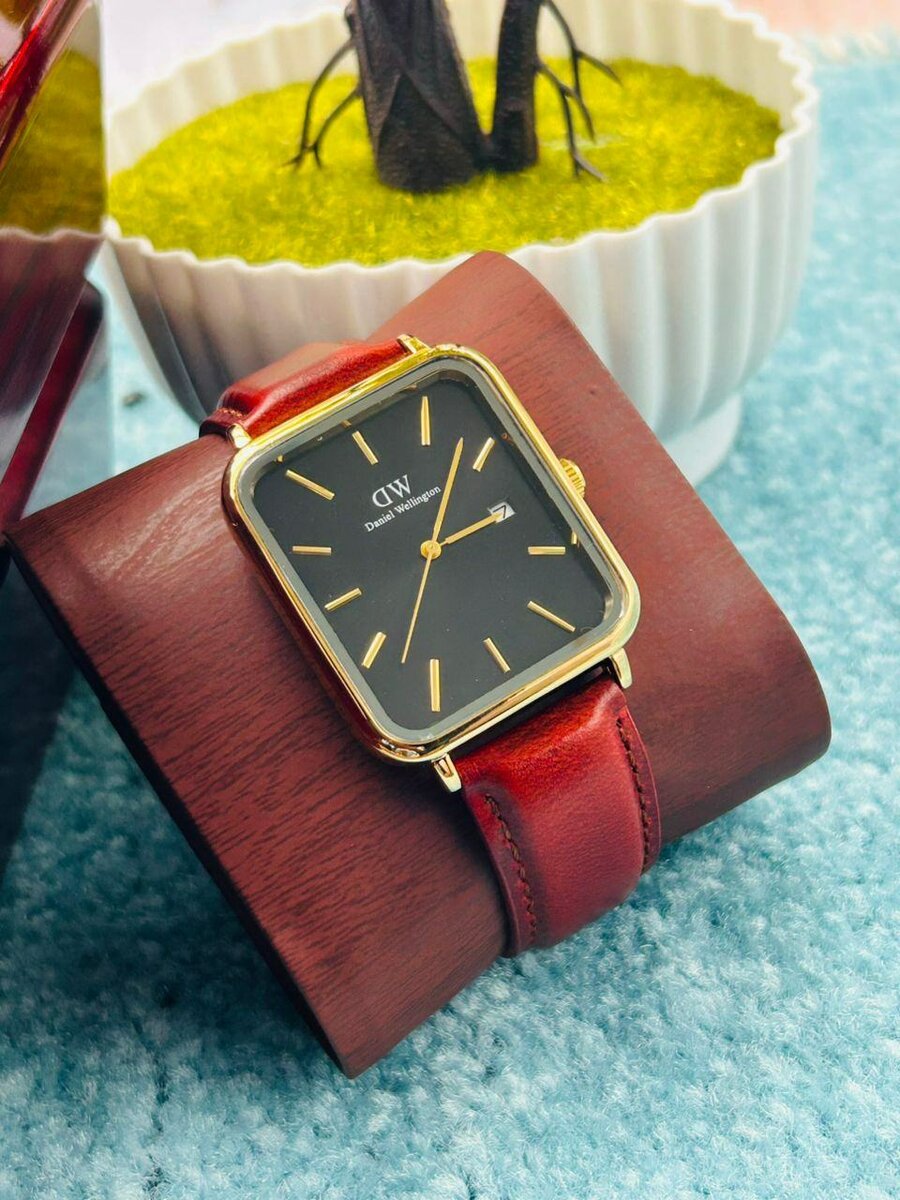 MONTRE CUIR DANIEL WELLINGTON