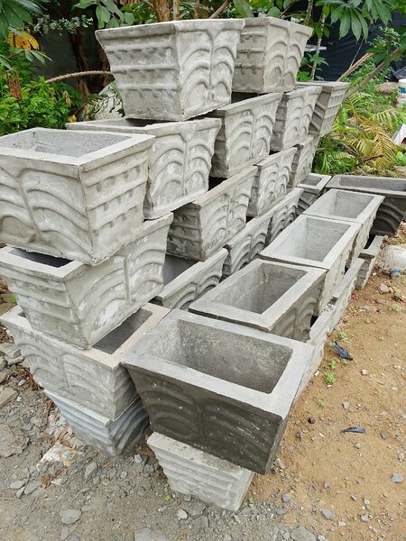 Jardinières en béton rectangulaires