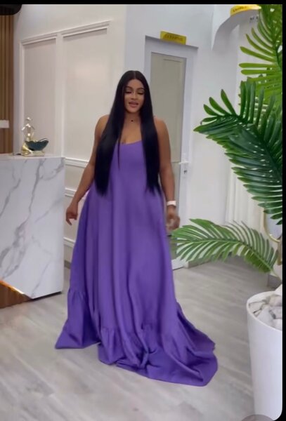 Robe Longue Violette Élégante