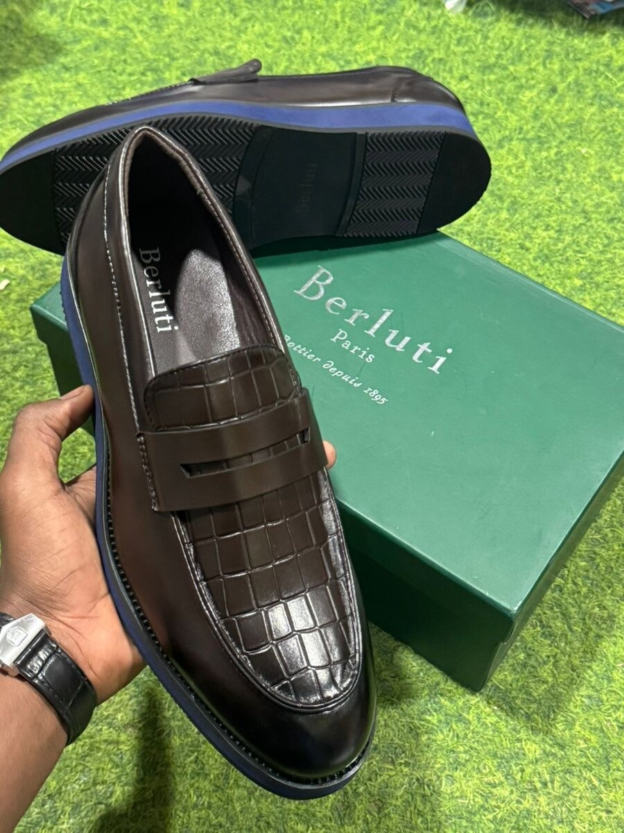 Mocassins élégants en cuir Berluti