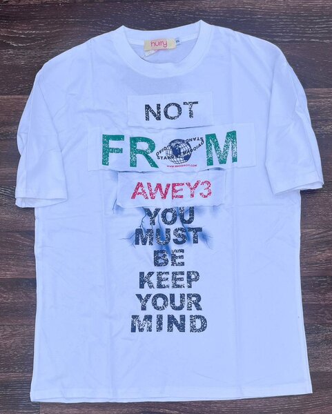 T-shirt blanc imprimé graphique