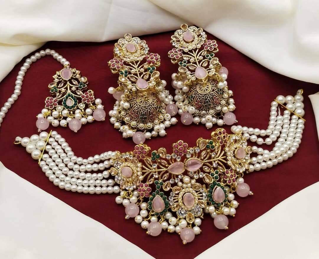 Ladies wedding set Necklace and earrings