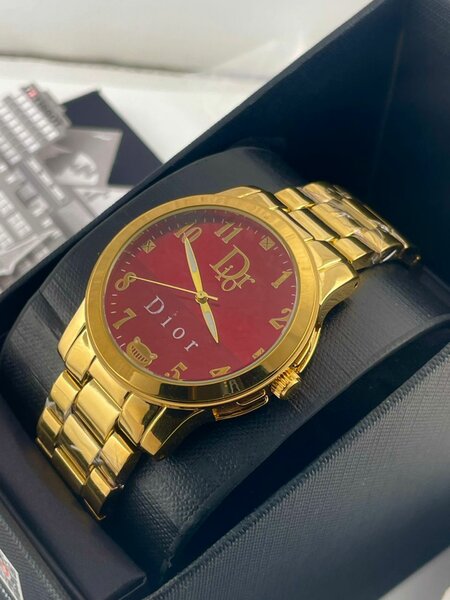 Montres élégantes en acier inoxydable