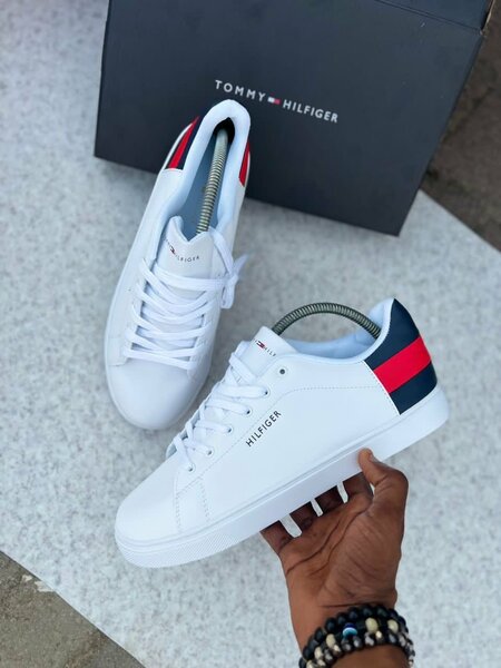 Chaussure TOMMY