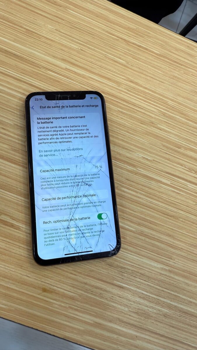 iphone XS 64giga tout passe dos et écran fissuré rapide prix