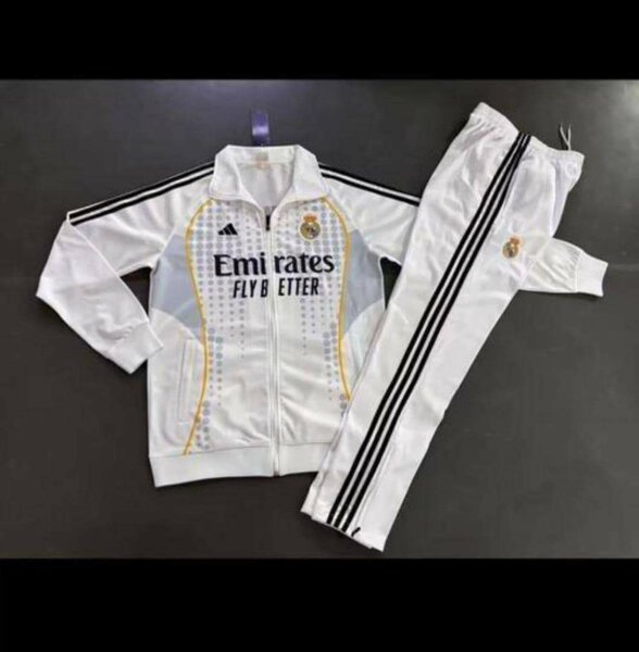 Survêtements Barça et Réal