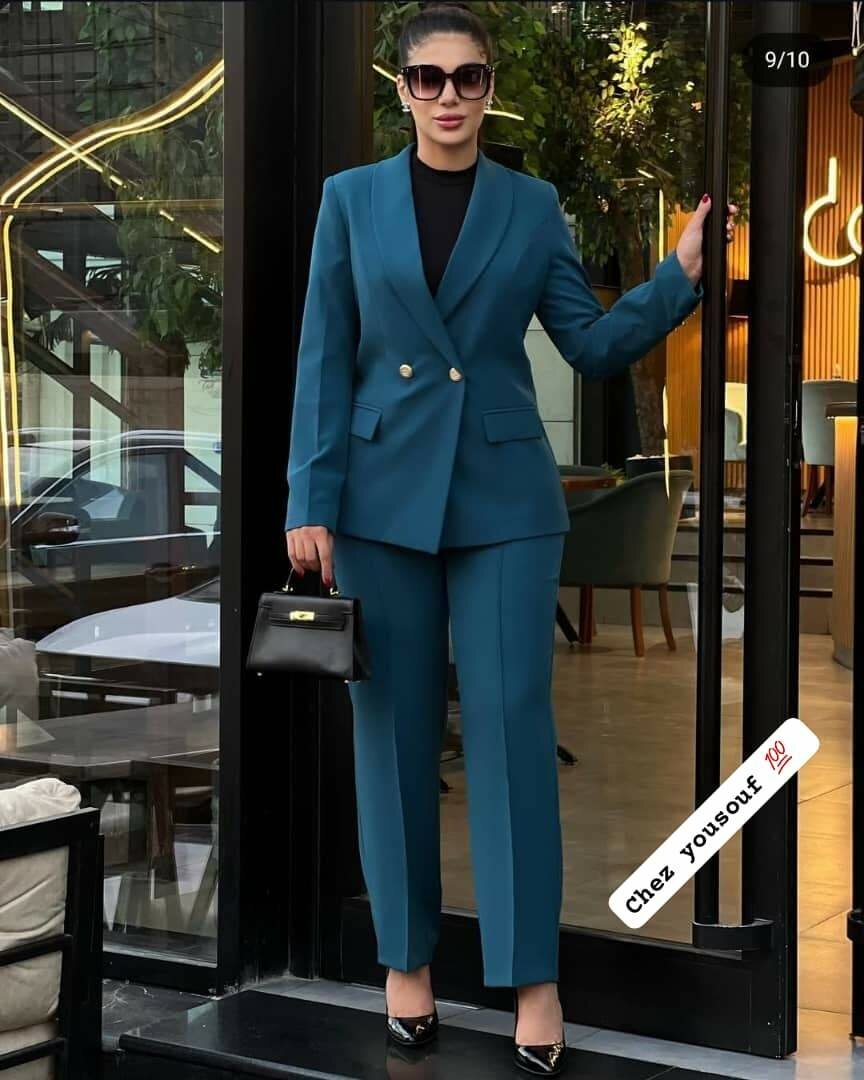 Tailleur élégant femme