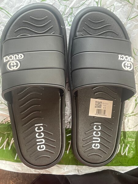 Tongs Gucci pour hommes