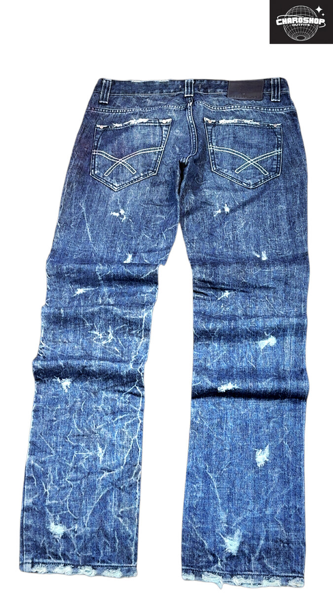 Jeans déchirés tendance unisexes