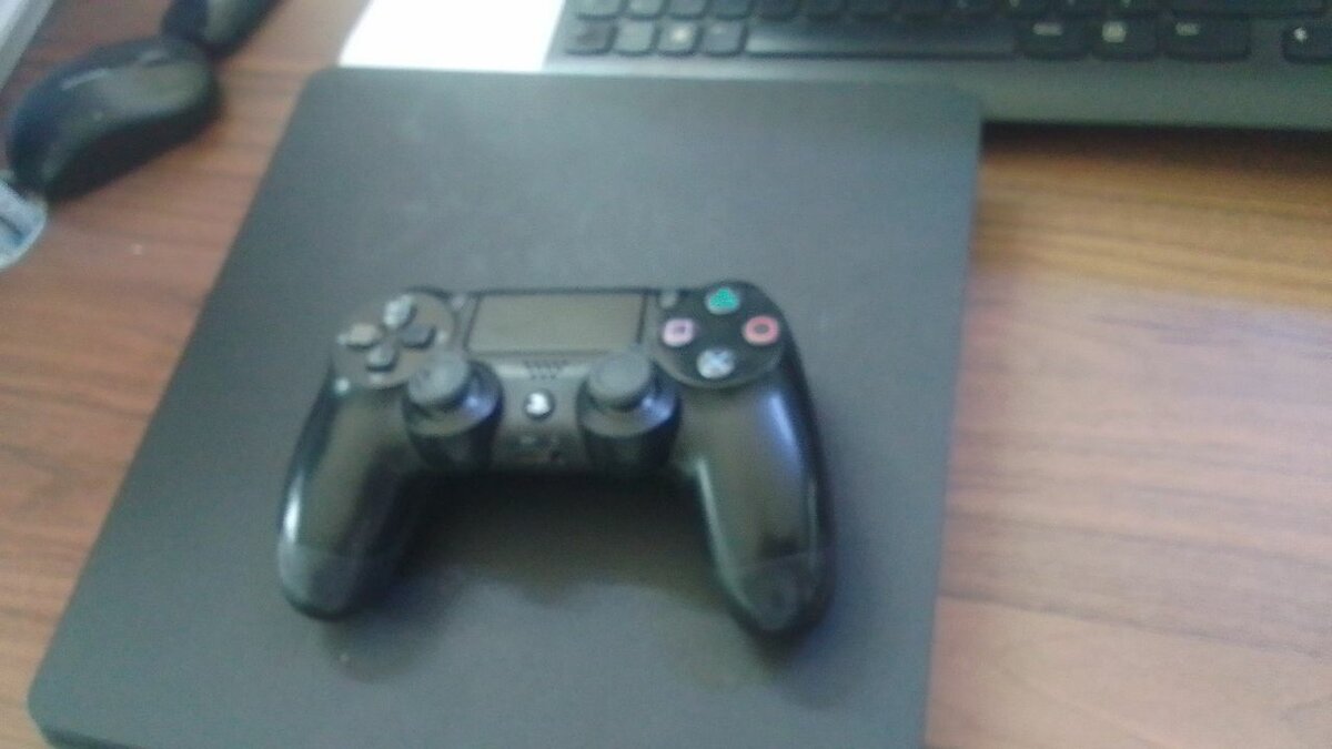 PlayStation 4 (PS4)