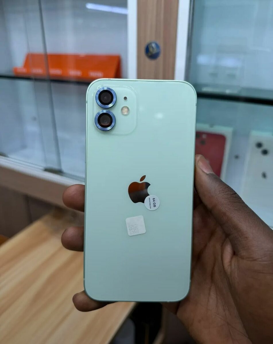 iPhone 12 simple