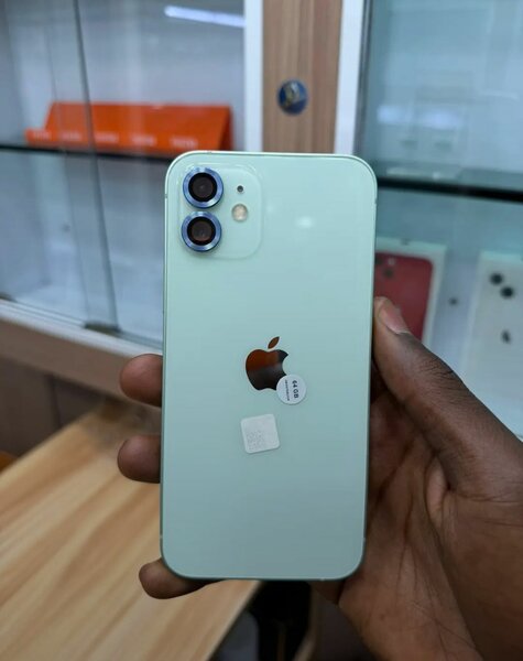 iPhone 12 simple