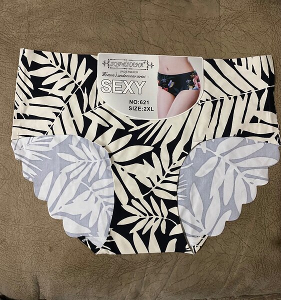 Seamless pants for women