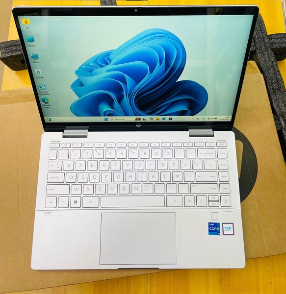hp Pavillon X360 core i7 13