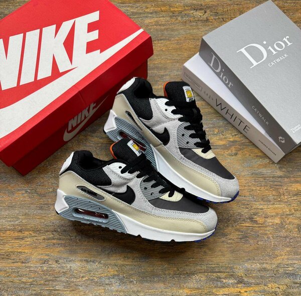 Nike Air Max 90 Essentials