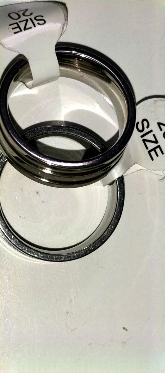 Alliances élégantes en acier inoxydable