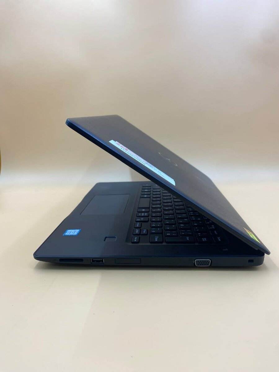 Dell latitude 3490 14 inches Screen size