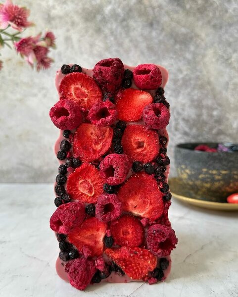 Бельгийский шоколад с сублимированными ягодами