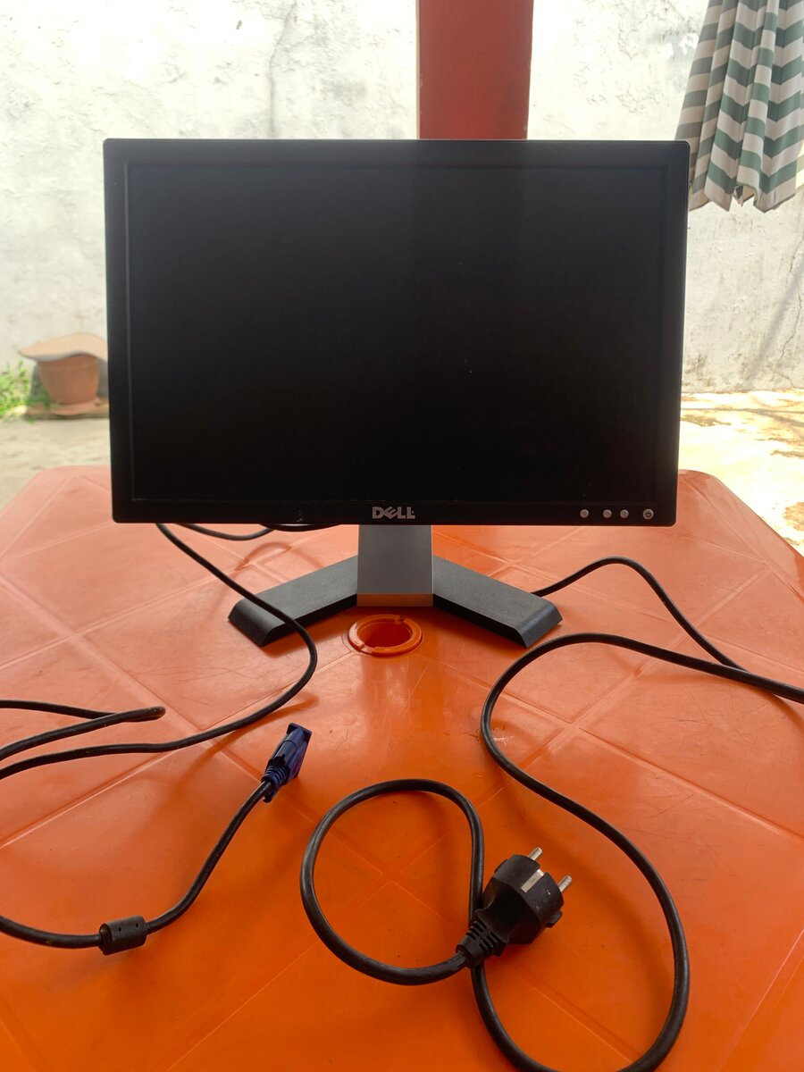 Moniteur Dell 17 pouces LED