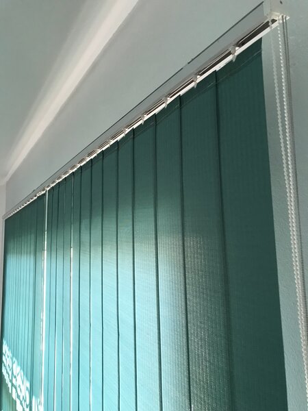 Stores verticales modernes