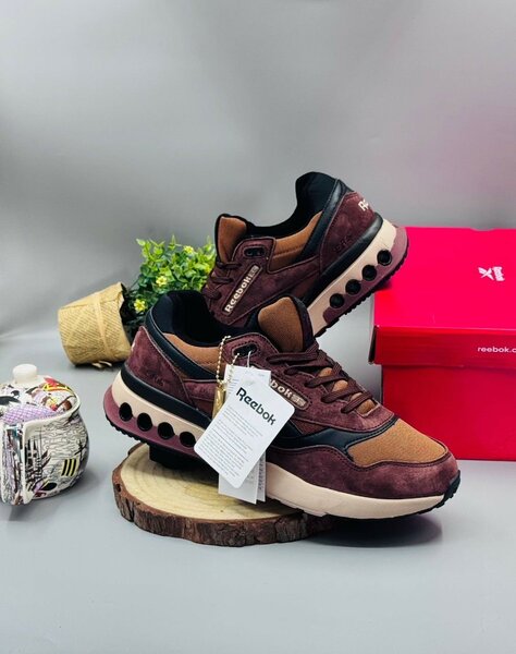 Reebok Sneakers
