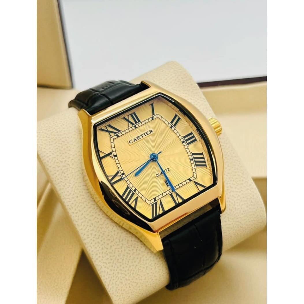 Montre Cartier en cuir noir