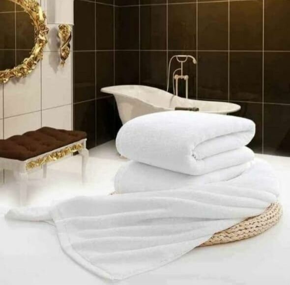 3 SERVIETTE BLANCHE COTON TRÈS BONNES QUALITÉ