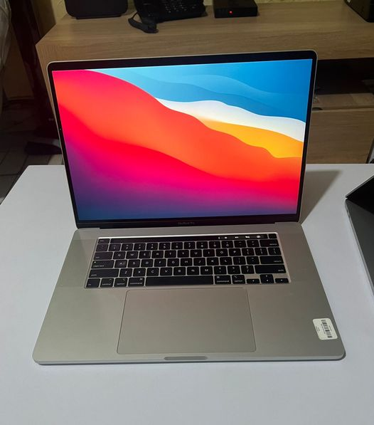💻 MacBook Pro 2019 CORE i9 RETINA 16 pouce ~ Touch Bar Touch ID | Graphic RADEON PRO 5500M 4Go Dédiée | 16Go Ram ~ 1To Ssd 