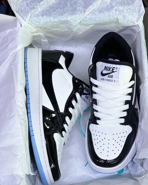 Кроссовки черно-белые