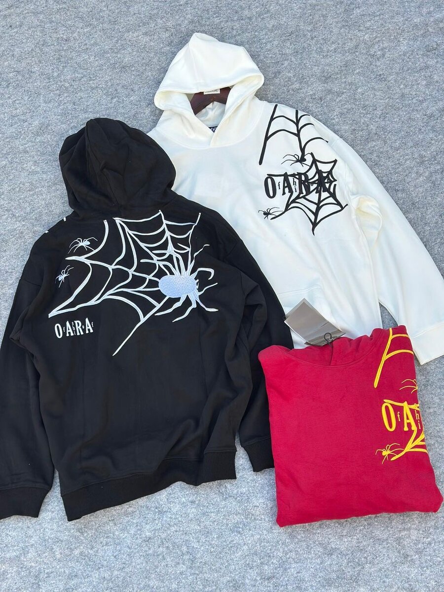 Sweat à capuche design araignée