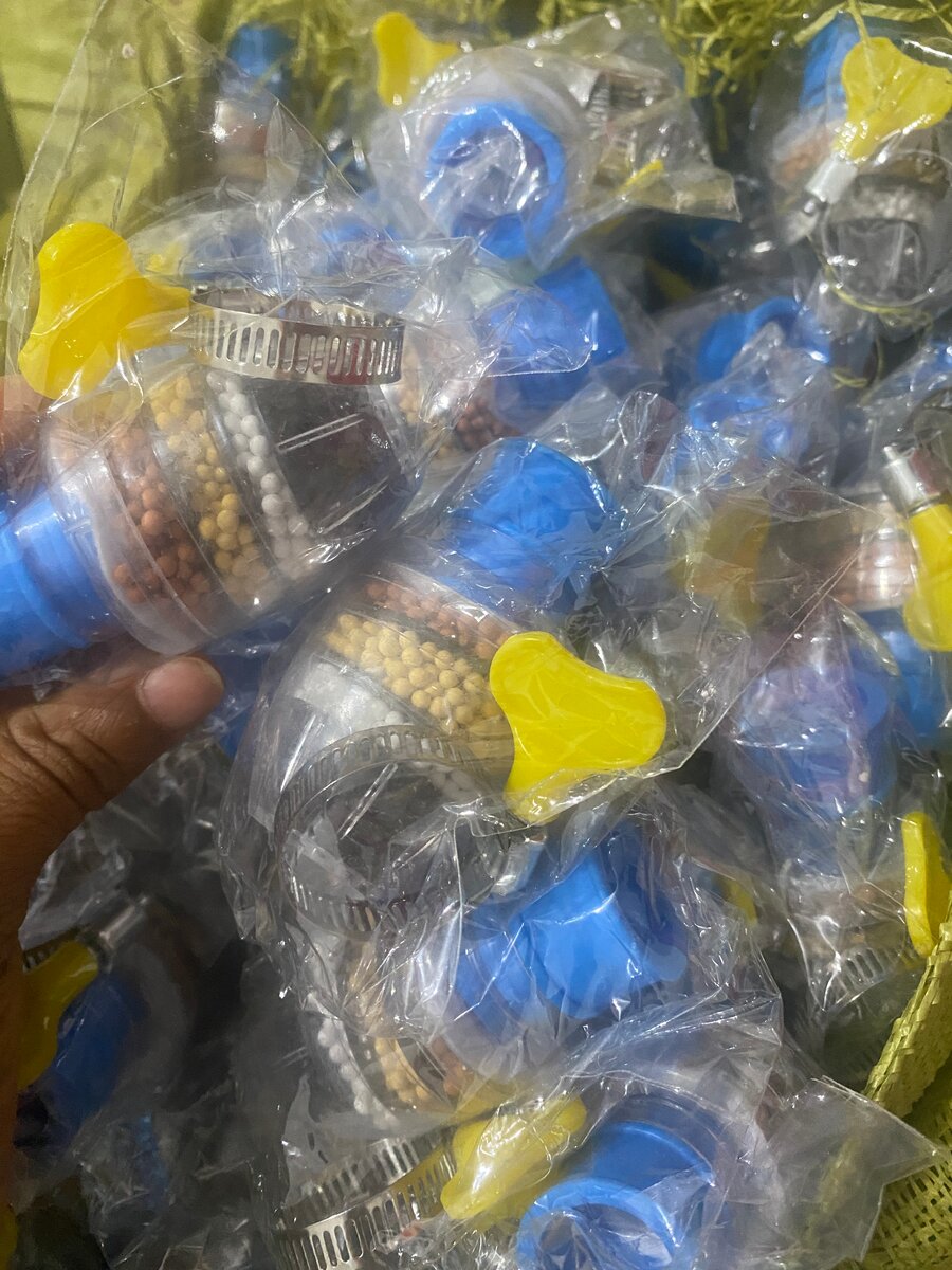 Filtre d'eau compact coloré