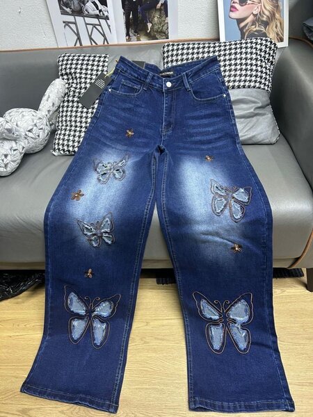 Jeans tendance avec motifs