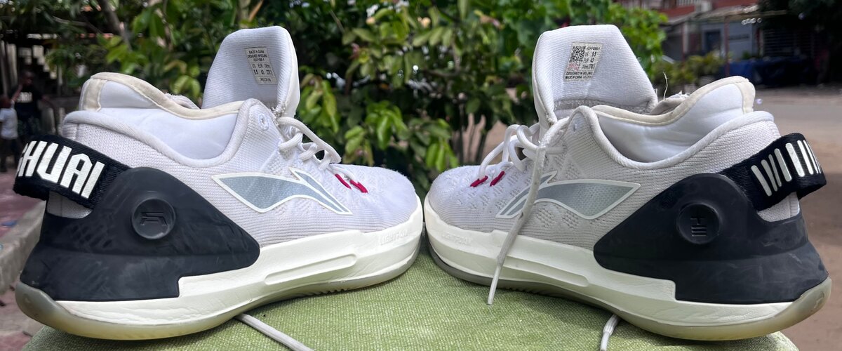 Li Ning Yu Shuai XIII Low C.J