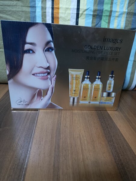 Set de Soins Cinq Pièces Hydratant