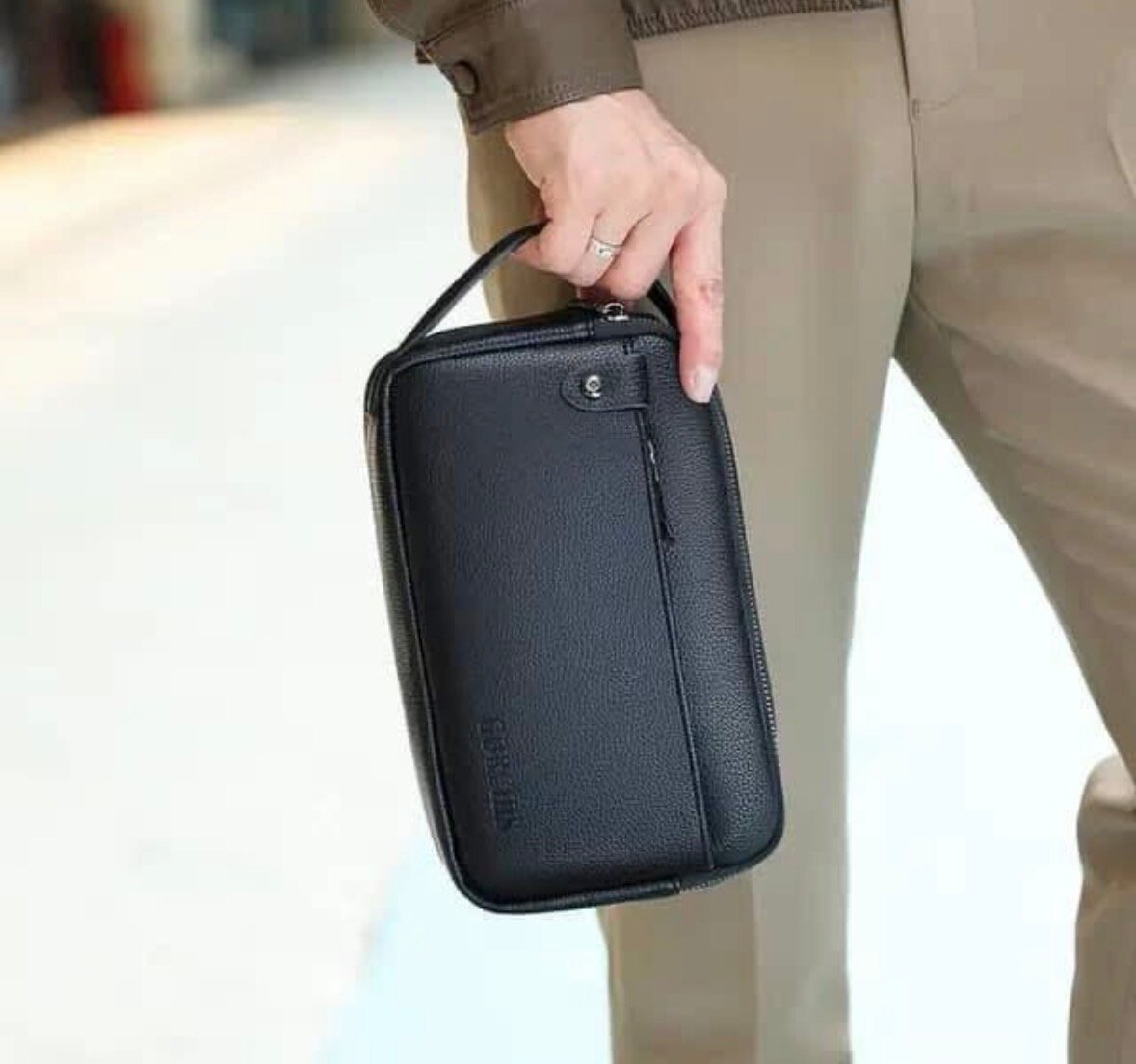 Pochette en cuir élégante