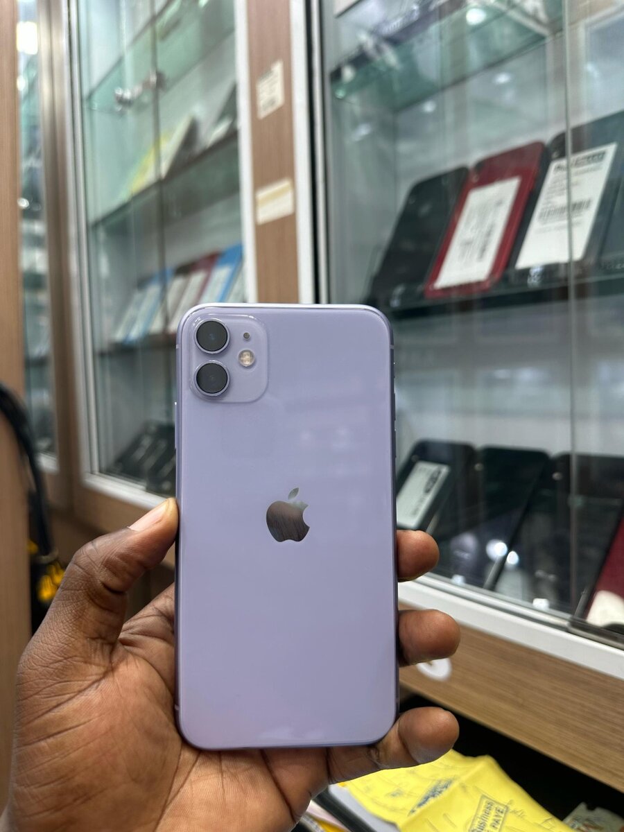 11 simple 64 giga quasi neuf