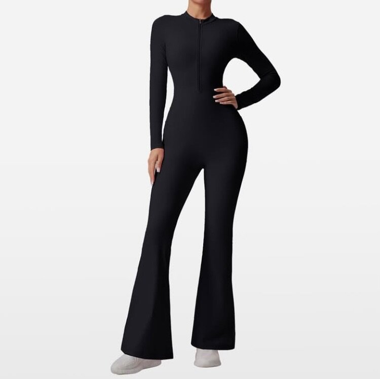 Спортивный комбинезон