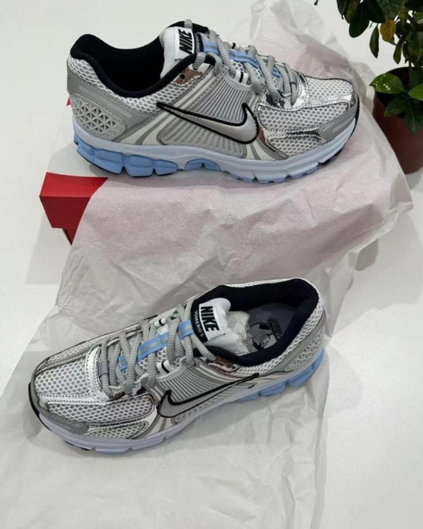 Baskets de running Nike argentées