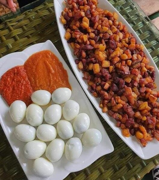 Plat d'Alloco et œufs