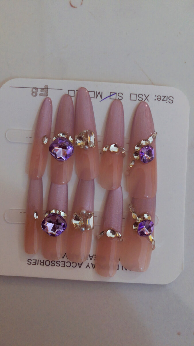 Ongles Pressés Strass Étincelants