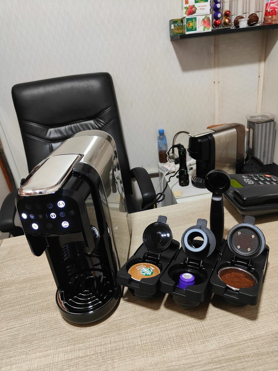 Machine à café capsules moderne