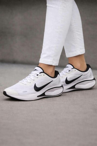Chaussures Nike blanches