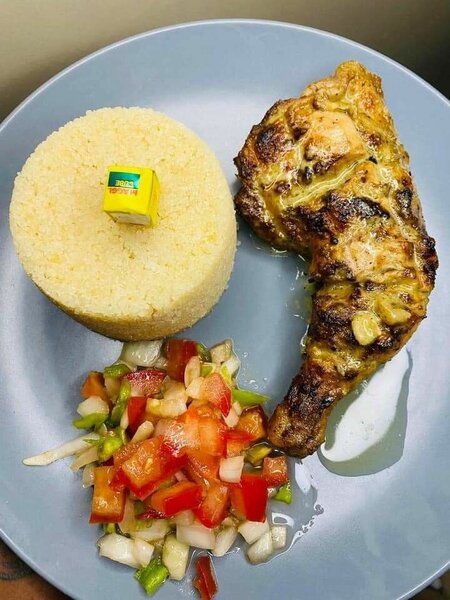 ATTIÉKÉ AU POULET BRAISÉ