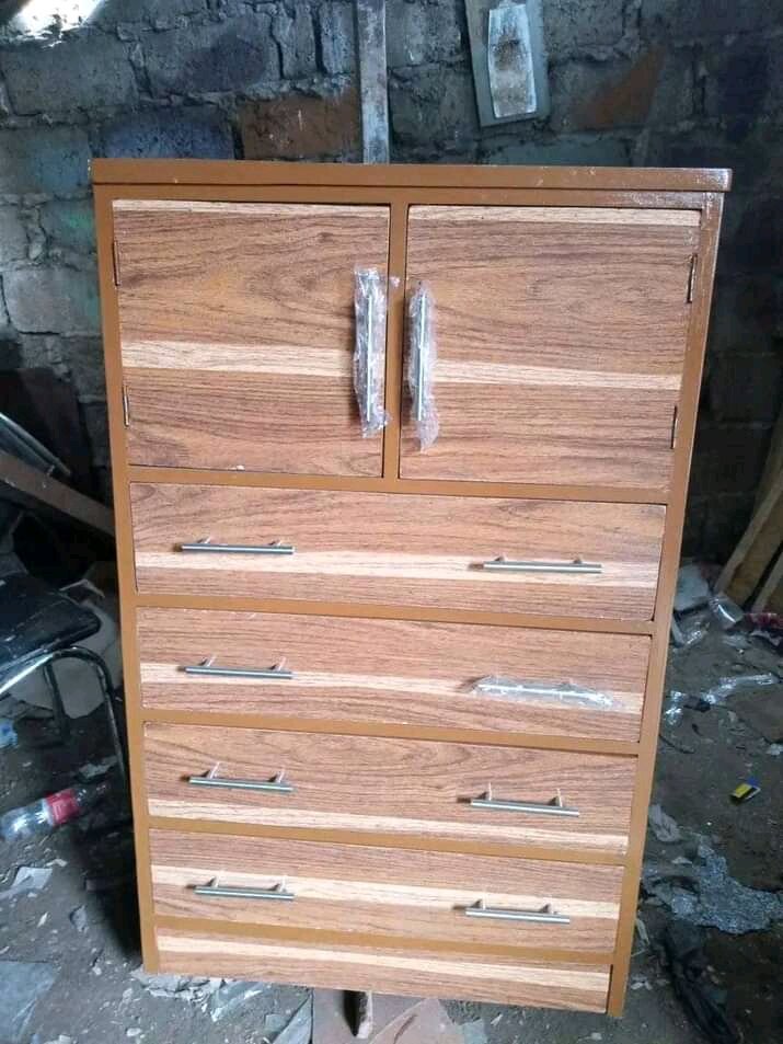 Wardrobe and chest of drawers