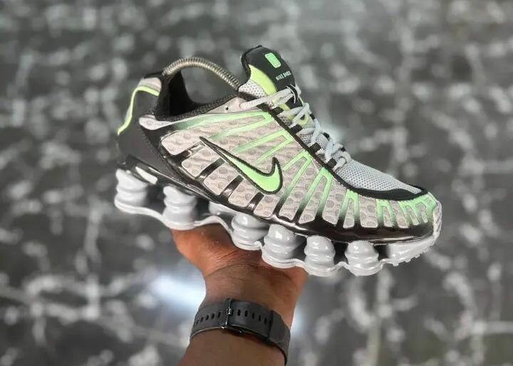 Nike Shox Gravity Vert