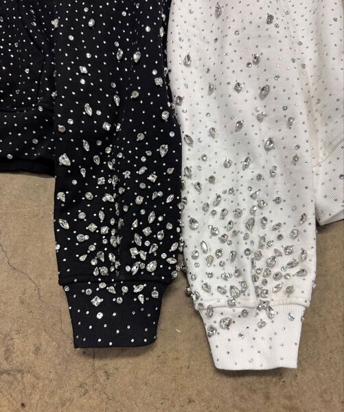 Sweat à capuche strass brillant