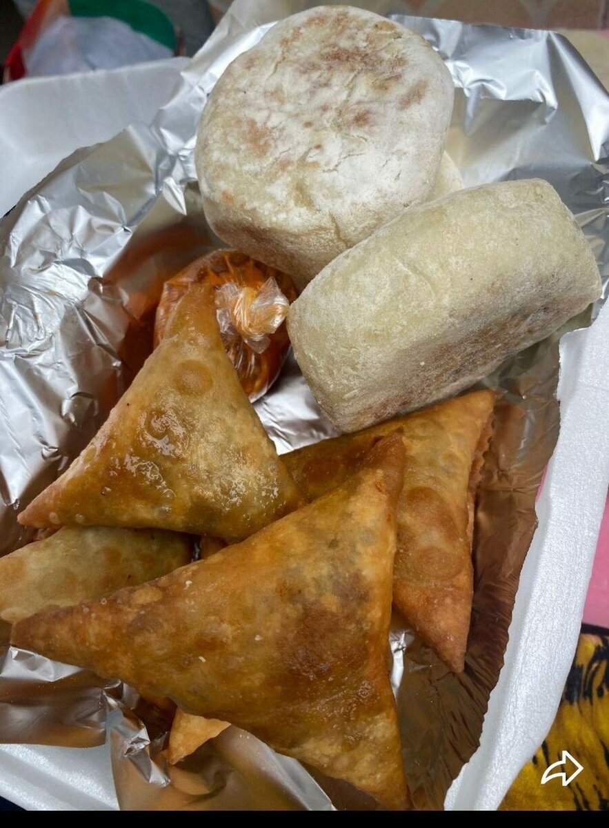 Pain facis et Samoussa